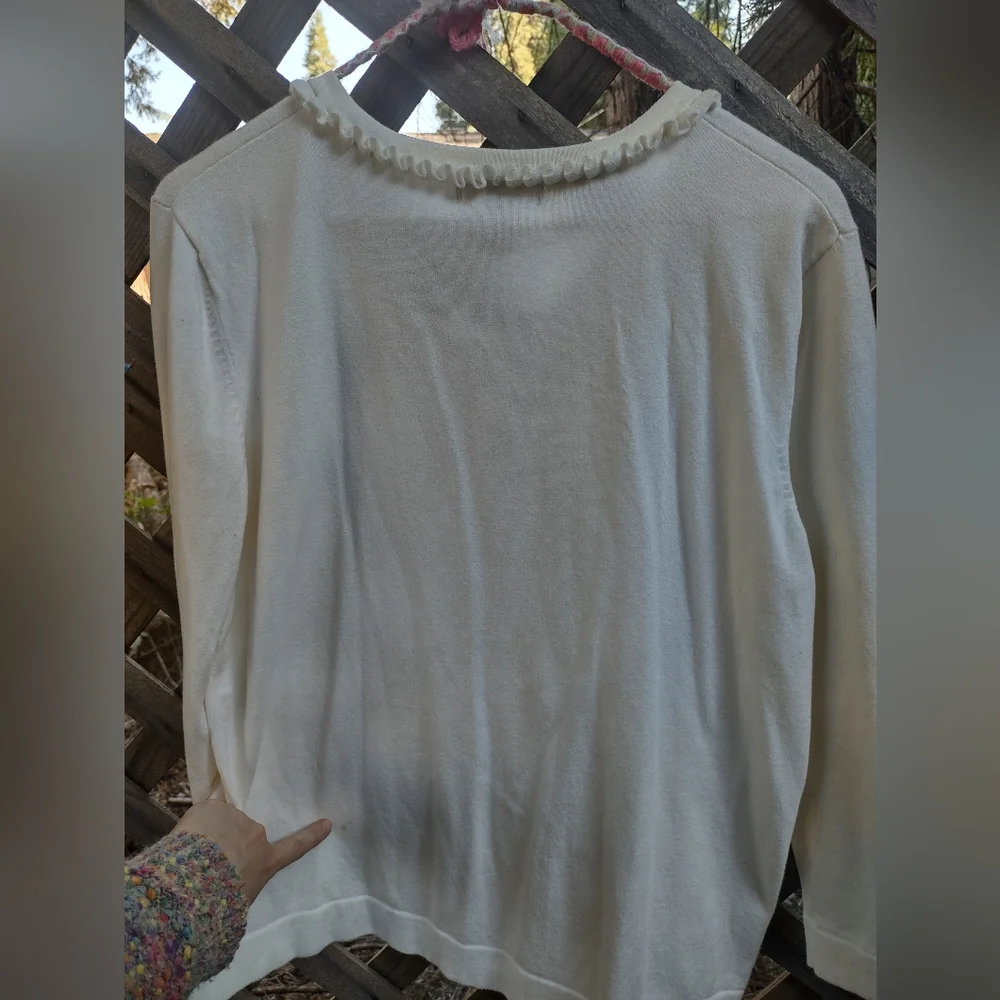 White Button-Up Cardigan Gold Buttons Grandmacore - Picture 10 of 11